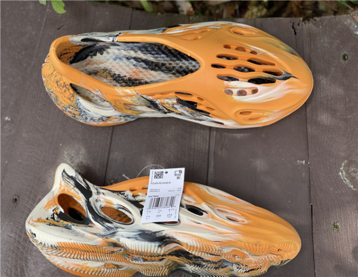 Adidas Yeezy Foam RNNR MXT Moon