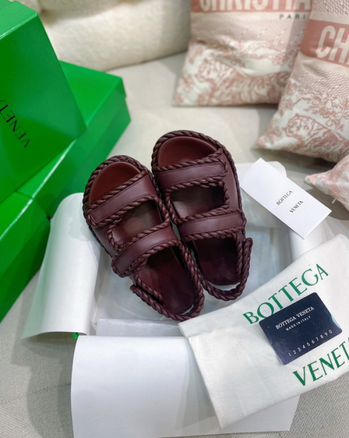 B0TTEGA VENETA  SLIDES