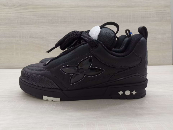 LV SNEAKER LOW   121202